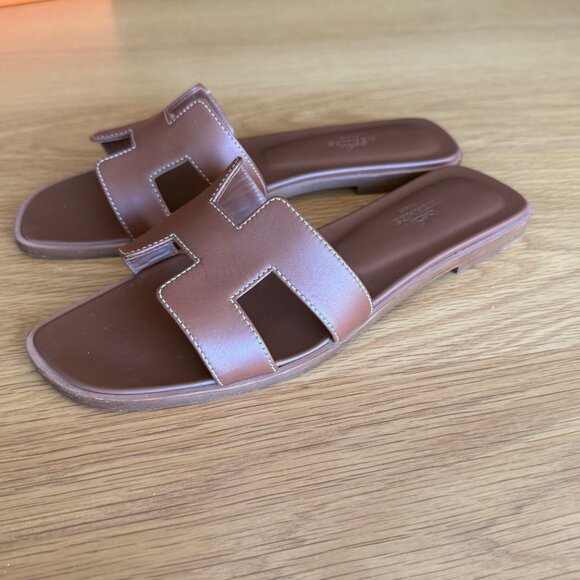 Hermes Oran Sandals Size 38.5 US Size 8 Includes Box, Dust Bags, Receipt! - Picture 13 of 16